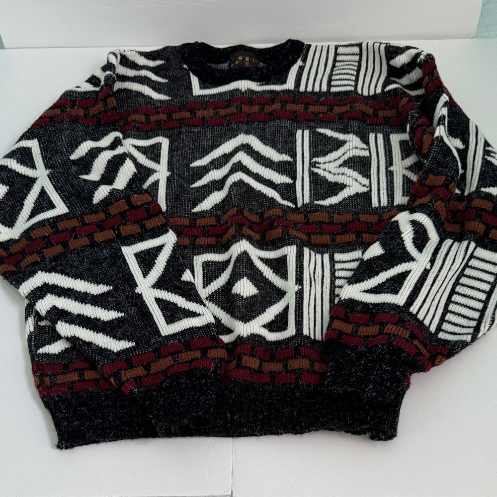 Force1 Abstract Pattern Crewneck Sweater - Black, White, Red, Brown